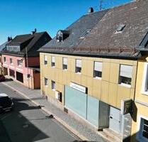Großzügige 8-Zimmer-Wohnung in Schwarzenbach am Wald