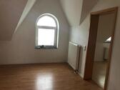 Foto - Schöne Dachgeschoss Wohnung - 500,00&nbsp;EUR Kaltmiete, ca.&nbsp; 90,00&nbsp;m&sup2;