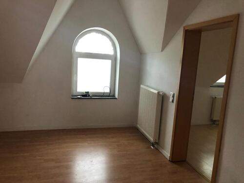 Foto - Schöne Dachgeschoss Wohnung - 500,00&nbsp;EUR Kaltmiete, ca.&nbsp; 90,00&nbsp;m&sup2;