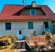 Lichtdurchflutetes EFH mit Garten und Pool: Familienglück pur - Sollstedt