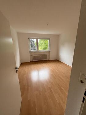 Foto - Frisch renoviert: Großzügige 3-Zimmer Wohnung mit Garage & Balkon