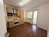 Foto - Renovierte 2-Zimmer-Wohnung mit Balkon & Einbauküche - Jobcenter ab 3 Personen möglich