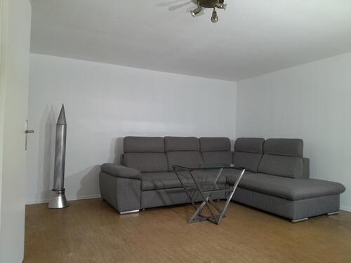 Foto - Haus mit Scheune + 2 Garagen und Doppelgarage + Hof & Garten