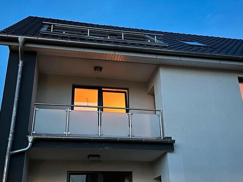 Foto - 3 Zimmer Wohnung mit EBK, Kaminofen- 1. OG - 78qm - mit Carport