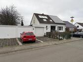 Foto - Einfamilienhaus mit Einliegerwonung, großem Garten mit Pool