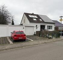 Einfamilienhaus mit Einliegerwonung, großem Garten mit Pool - Hildesheim Himmelsthür