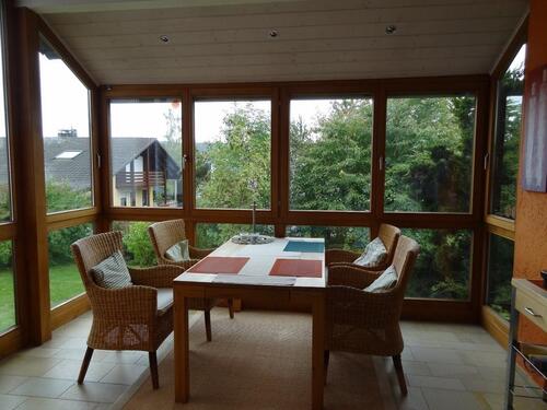 Foto - helle große 5 Zimmer Wohnung in Einfamilienhaus 140m2 mit Garten