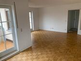 Foto - Moderne 2 Zimmer Wohnung + Küche inkl. E-Geräte + PKW Stellplatz