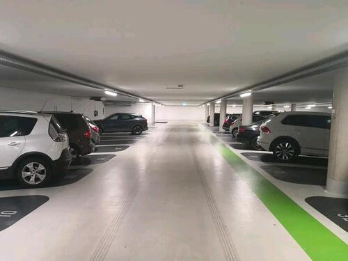Foto - Tiefgaragensteplatz - Garage - Stellplatz - Tiefgarage - Auto
