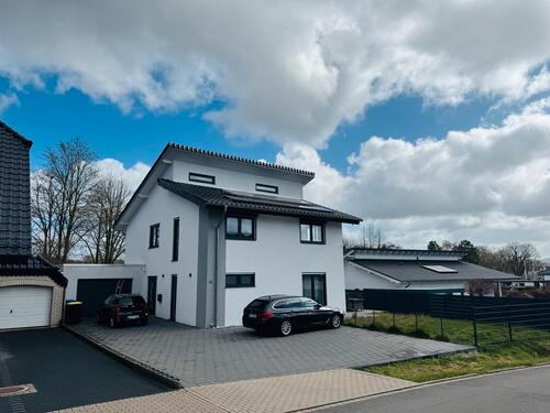 Foto - Modernes Einfamilienhaus mit energieeffizienter Technik