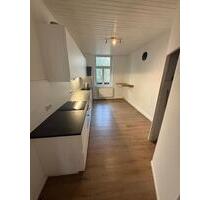Helle 4-Zimmer Altbauwohnung - 900,00&nbsp;EUR Kaltmiete, ca.&nbsp; 130,00&nbsp;m&sup2; in Hof (PLZ: 95028) Altstadt