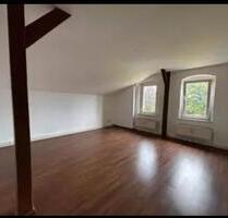 Schöne Dachgeschoss Wohnung wieder zu haben (zentrumsnah) - Zittau