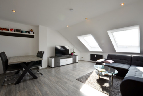 Foto - Gersthofen: Helle 3-Zi.-DG-Wohnung mit EBK & TG – provisionsfrei