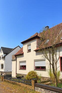 Foto - Doppelhaushälfte - 130 m² – 6 Zimmer – ab Februar 2026