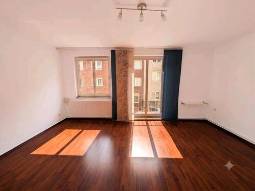 Foto - Freie 3-Zimmer ETW mit kleinem Balkon in 52064