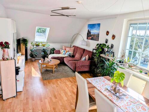 Foto - Große & helle DG-Wohnung mit EBK und super Lage