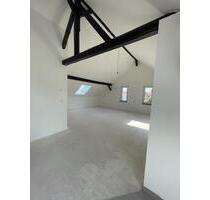 Tolle offene 86 qm Dachgeschosswohnung in Erksdorf - Stadtallendorf