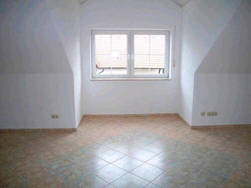 Foto - 2 Zimmer Dachgeschoßwohnung zur Miete in Oberottmarshausen