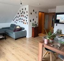 Gemütliche und helle 2ZKB im DG zu vermieten - Weingarten (Baden)