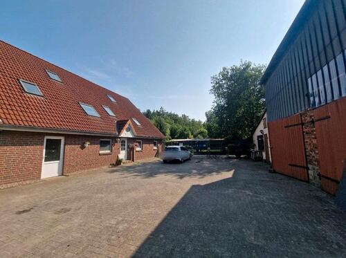 Foto - Vielseitiges 3-4 Familienhaus auf 1,5 ha Grundstück