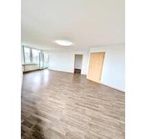 Großzügige & helle 2-Zimmer-Wohnung (ca. 73 m²) - Ludwigsburg