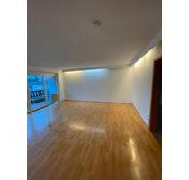 HELLE 4 ZIMMER WOHNUNG + Küche-Bad-Balkon und Garten in Pfeffenha - Pfeffenhausen