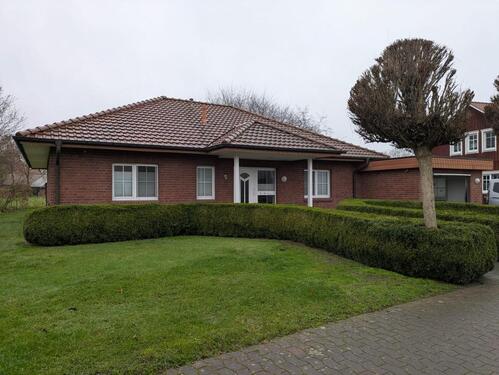 Foto - Komfortabler Bungalow mit Garage und großzügigem Wohnbereich