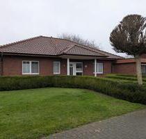 Komfortabler Bungalow mit Garage und großzügigem Wohnbereich - Varrel