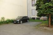 Foto - KFZ-Stellplatz auf abgeschlossenen Hof