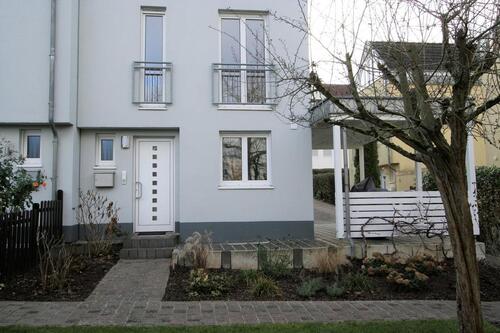 Foto - 6 Zimmer Einfamilienhaus zur Miete in Wiesbaden