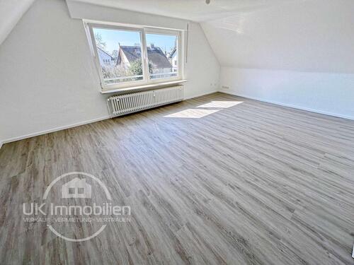 Foto - Frisch sanierte 2,5-Zi-Whng im Dachgeschoss mit Gartenidylle