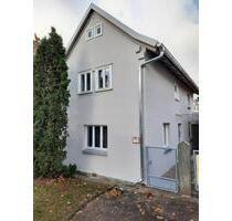 kleines Haus zu vermieten - 600,00&nbsp;EUR Kaltmiete, ca.&nbsp; 80,00&nbsp;m&sup2; in Eiterfeld (PLZ: 36132)