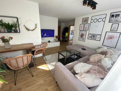 Foto - Neuwertige Zweizimmerwohnung mit Tiefgaragenstellplatz u. Terasse
