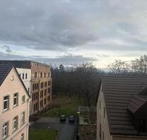 Platzwunder mit Seltenheitswert: Helle 3-Zimmer-Wohnung mit 2 Bädern! - Hohenstein-Ernstthal