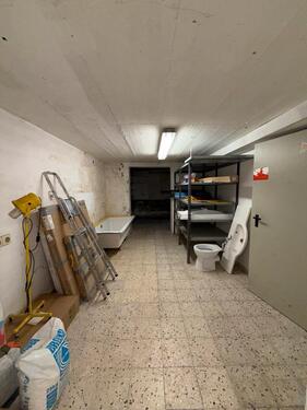 Foto - Lager Raum mit angrenzendem Raum und Nebenraum zu vermieten