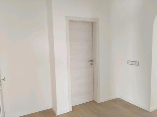 Foto - 102 qm Wohnung mit Balkon - 800,00&nbsp;EUR Kaltmiete, ca.&nbsp; 102,00&nbsp;m&sup2;