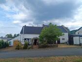 Foto - Einfamilienhaus mit Nebengebäuden und Garten in Hinterweiler