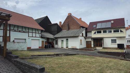 Foto - Einfamilienhaus mit Nebengebäuden