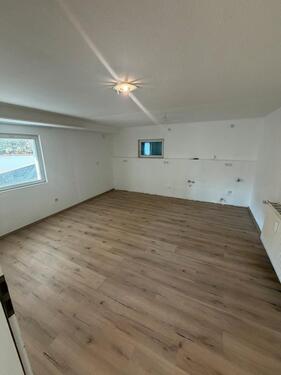 Foto - Frisch renovierte, großzügige 2½-Zimmer-Wohnung