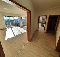 4-Zimmer Wohnung in Homberg(Efze) mit viel Sonne, Küche und Grg. - Homberg (Efze)