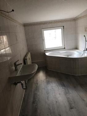 Foto - Vermietung 3,5 Zimmerwohnung - 800,00 EUR Kaltmiete, ca.  102,00 m²