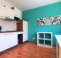 Helles Zimmer mit EIGENER KÜCHE, möbliert - Hamburg Wandsbek