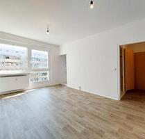 Wir renovieren! 1-Zimmer-Wohnung im Erdgeschoss! Frei ab Juni! - Dresden Cotta