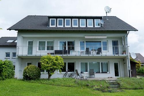 Foto - Erstbezug nach Sanierung ✨ Ideal für Familien: 4-Zimmer-Wohnung mit Garten, Terrasse & Stellplatz in ruhiger Lage