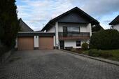Foto - Einfamilienhaus mit Doppelgarage