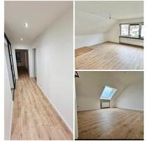 NOCH VERFÜGBAR! Sanierte 3 Zimmerwohnung . EBK, Stellplatz - Oberasbach
