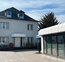 klimatisierte Dachgeschoss-Wohnung mit Balkon in Altbauvilla - Saarlouis