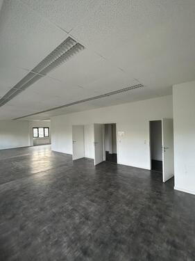 Foto - Büroflächen in Leonberg-Eltingen (169 m² & 94 m²) – flexibel anmi