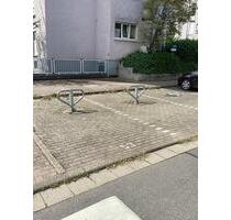 Sichere Außenstellplätze mit Absperrbügel zu vermieten - Leimen