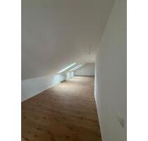 Helle 4-Zimmer Wohnung in Niederaichbach 2. Stock Dachgeschoss